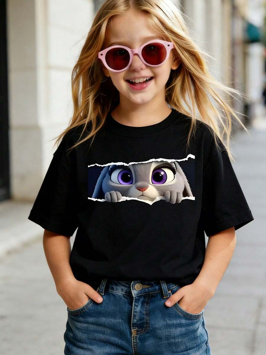 Disney's "Zootopia", The Torn-Paper Effect Of Judy The Rabbit, With Big Eyes Peeking Out, Is Both Cool And Cute Print Pattern Summer Tops,Short-Sleeved Casual And Cute Style Children's Clothing Design, Girl Clothes For Kids Clothes ,Ropa Para Niños,Teen Girls Clothes, Summer Clothes,Boys Summer Outfits,Boys Clothes,Perfect For Cool Girls. Comfortable And Breathable Children's Short-Sleeved T-Shirt. Comfortable And Casual Wear All Year Children's Clothes,Comfortable & Lightweight, Iconic Print For Mix-And-Match Outfits,Suitable For Both Boys And Girls. - màu đen - Xem 1