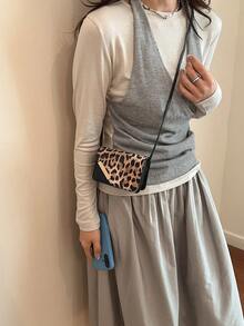 Bolso bandolera mini con estampado de leopardo, bolso de maquillaje de moda con solapa de metal con estampado de leopardo, monedero de mujer - Negro - Ver 3