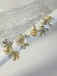 Set de 4 anillos de flor con cristales de rinoceronte de esmalte blanco de aleación de zinc minimalista, regalo de joyería para uso diario de mujeres - 32397-anillo-G - Ver 3