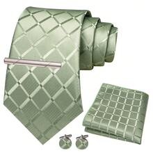 Bộ phụ kiện gồm cà vạt, khăn cài túi, khuy măng sét, kẹp cà vạt và ghim cài ve áo bằng polyester kẻ caro xanh nhạt 8CM (3.15inch) dành cho nam, thích hợp cho đám cưới, lễ tốt nghiệp, hẹn hò, công việc kinh doanh và các dịp khác. Là món quà lý tưởng cho sinh nhật hoặc Ngày của Cha. - màu xanh nhạt - Xem 4