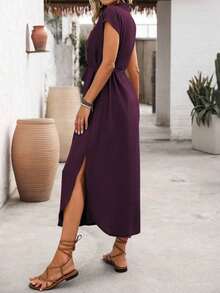 Vestido estilo camisa para mujer, de color morado oscuro, con cuello solapa y mangas cortas tipo hombros al descubierto.Diseño con botones frontales, bolsillo en el pecho y cintura ajustable con cordón.Falda larga con abertura frontal, cómoda y versátil.Ideal para uso diario, trabajo y salidas casuales. - Café integral - Ver 10