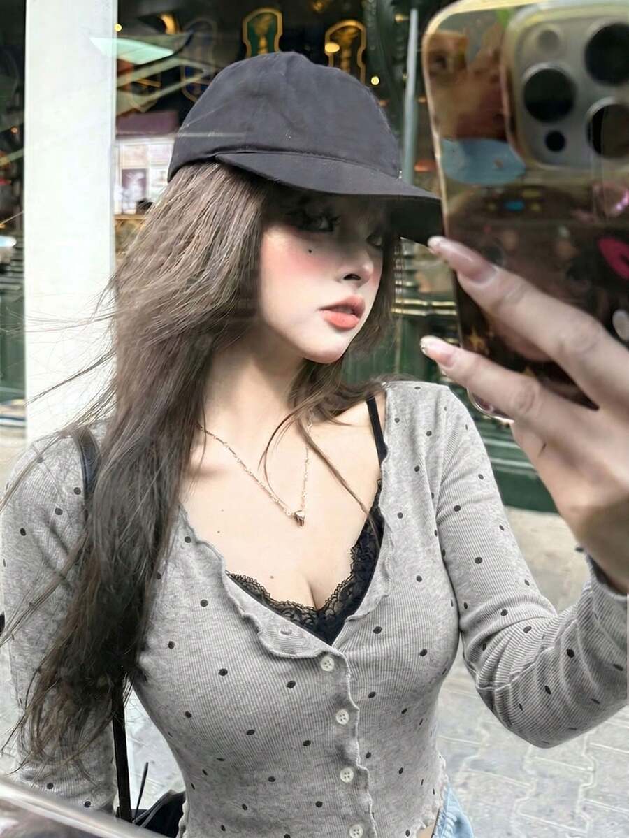 新款春夏韓系波點性感針織開襟衫,時尚優雅修身顯瘦荷葉邊修飾長袖上衣,可搭配蕾絲露背穿搭 - 灰底黑點 - 查看 1