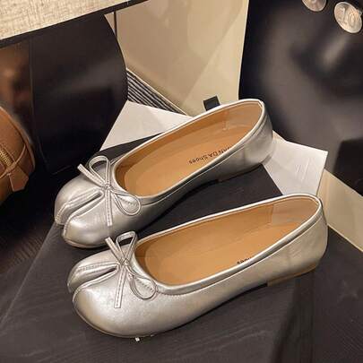 Flat Split Toe Pig Nose Shoes For Women, Red Slip-On Flats With Silver Bow Detail, Stylish Thumb Moccasins,Free Shipping