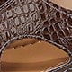 Họa tiết da cá sấu màu nâu sẫm