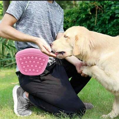 Silicone Dog Food Pouch, Outdoor Portable Training Walking Feeding Waist Bag, Dog Snack Bag, Silicone, Wear-Resistant And Shockproof (Note: The Blue Color Has Color Difference, The Actual Blue Color Is Deeper, Please Be Cautious If You Mind The Color Difference)