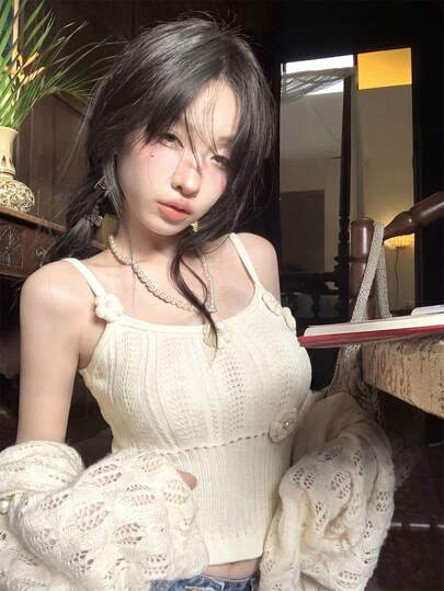 2026 Spring/Summer Sleeveless Knit Camisole Top & Elegant Fitted Cropped Top, Sweet Casual Y2K Retro Style, 3D Crochet Decor, Hollow Cotton Texture, Fitted Cut