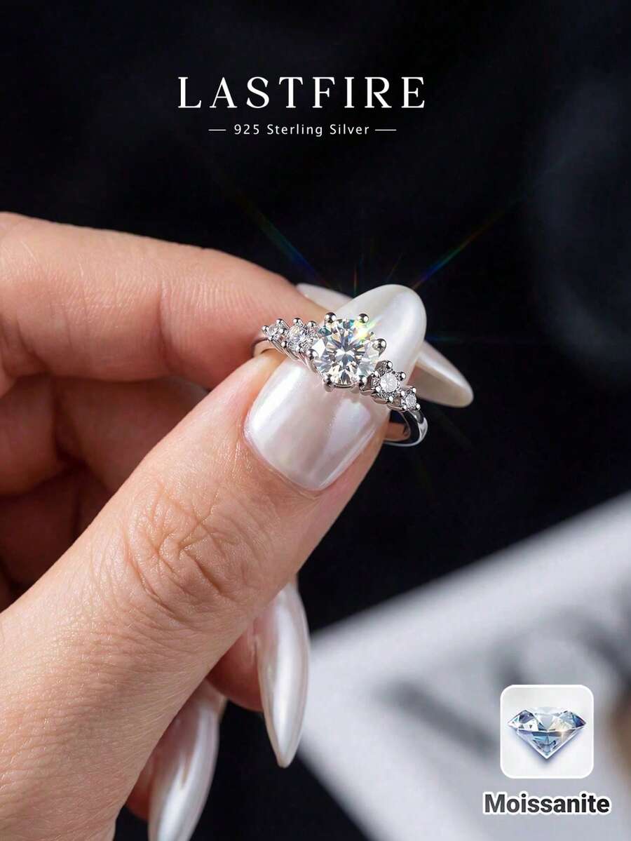 1克拉圆形钻石莫桑石925纯银奢华订婚结婚戒指，送给闺蜜的生日周年纪念纪念新娘珠宝 - 圓形莫桑戒指-1ct - 查看 1