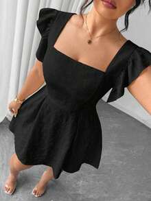 Vestido de verano de talla grande para mujer, con cintura ceñida, volantes en las mangas y estampado jacquard de unicolor, elegante estilo vacacional - Negro - Ver 1