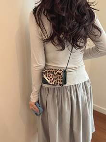 Bolso bandolera mini con estampado de leopardo, bolso de maquillaje de moda con solapa de metal con estampado de leopardo, monedero de mujer - Negro - Ver 5