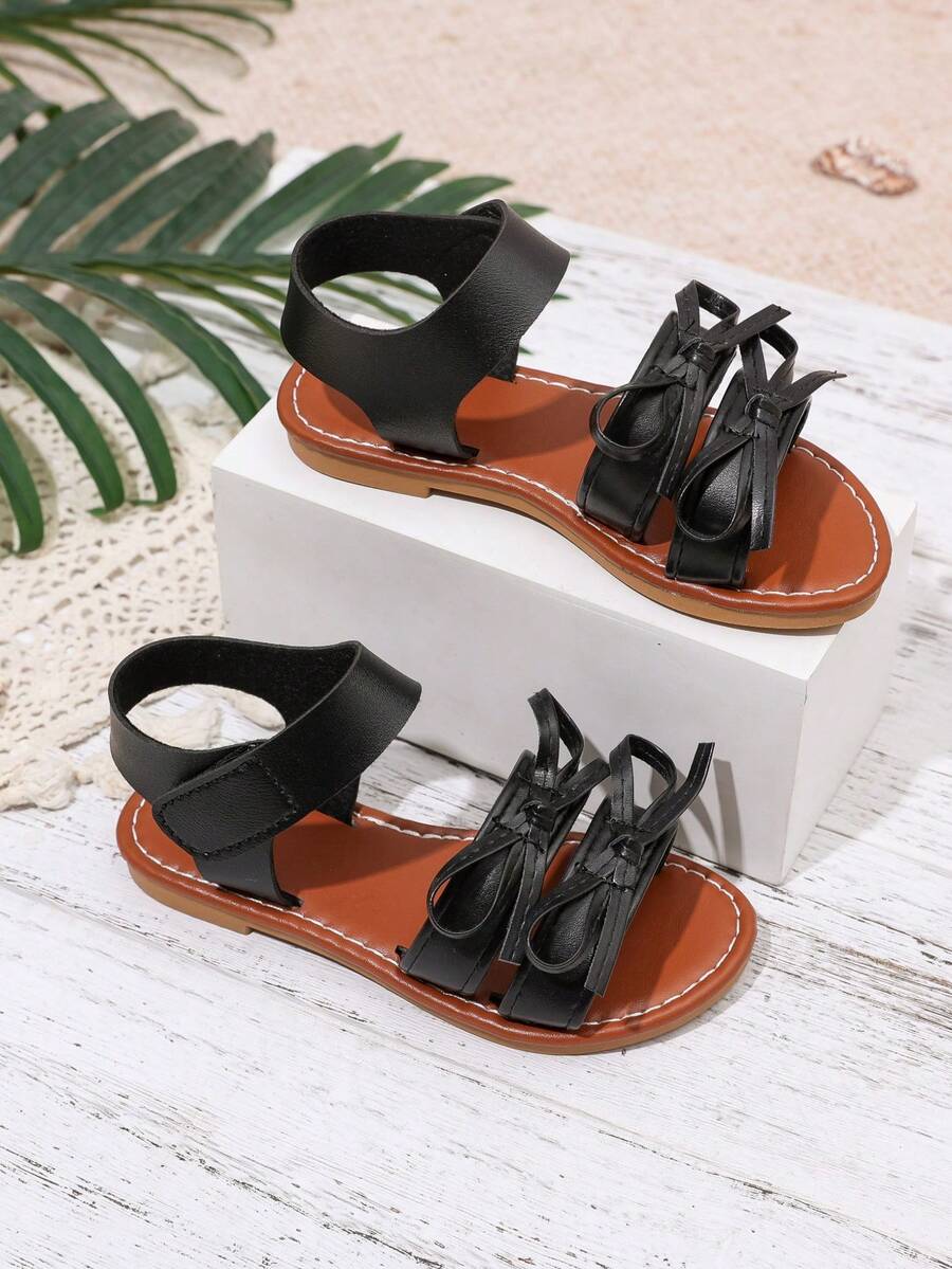 1 đôi sandal quai ngang kiểu dáng mới Châu Âu và Mỹ dành cho bé gái, màu đen, mềm mại, chống trơn trượt, hở mũi, kiểu công chúa, giày bệt thời trang đa năng cho bé gái, giày cổ điển thoáng khí cho bé gái đi hàng ngày và ngoài trời. - màu đen - Xem 1
