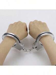 1 Set Silver Plastic Handcuffs, Suitable For Halloween And Party Costumes, Fun And Durable, No Power Required, Roleplay And Performance Handcuffs - View 5
