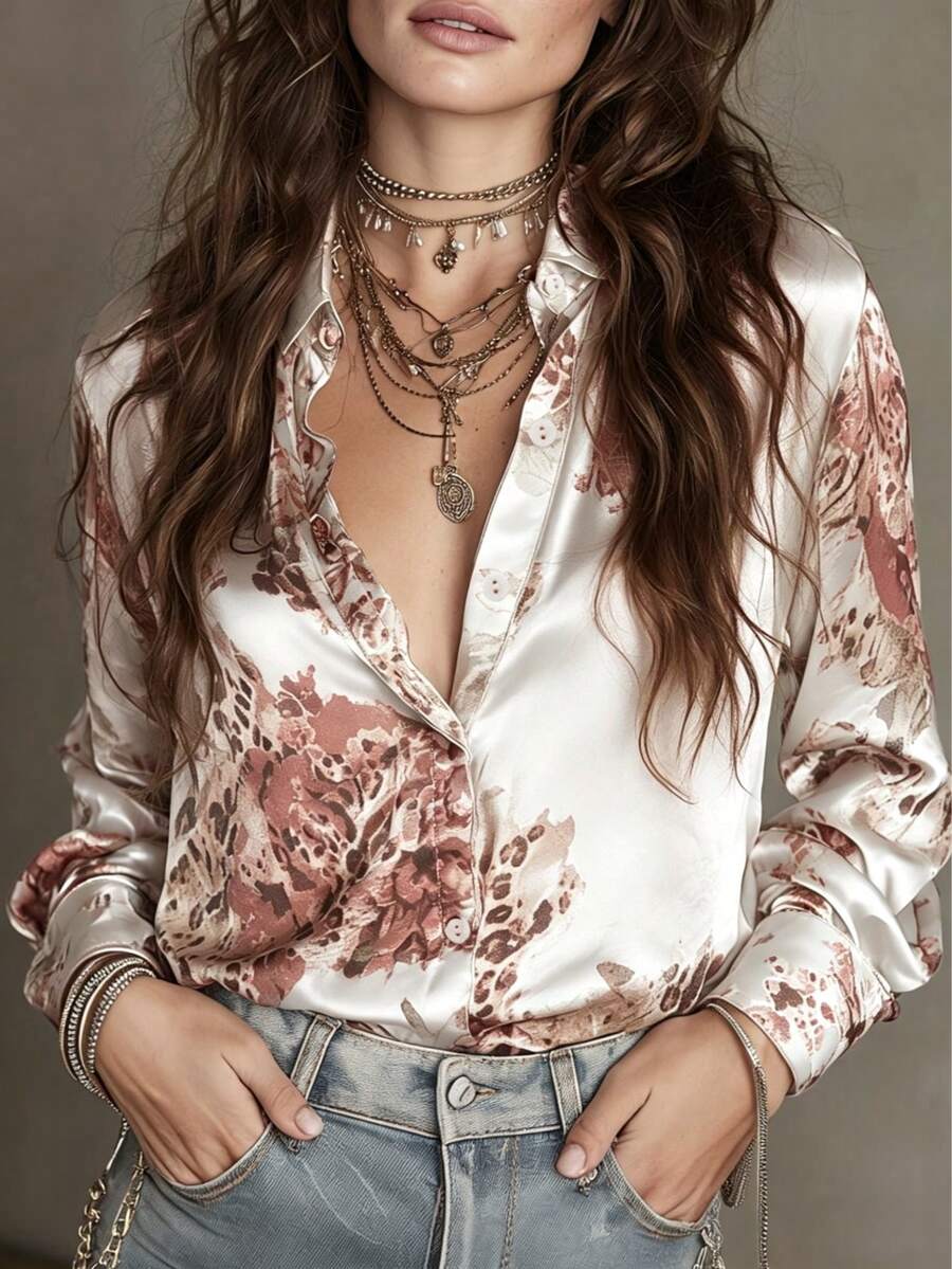 经典白色玫瑰缎面女式衬衫,翻领设计,优雅百搭,适合日常通勤、外出游玩及度假等场合。 - 白色 - 查看 1