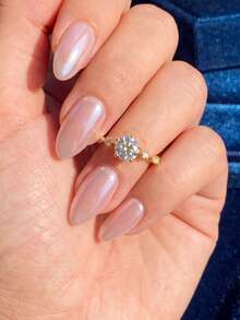 1枚925纯银奢华戒指，单颗锆石六爪镶嵌，简约优雅，适合女性日常通勤、派对等各种场合，高品质，精致珠宝礼品。 - 金色 - 查看 3