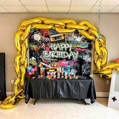 10 quả bóng bay dây xích vàng, bóng bay tráng bạc 16 inch, thích hợp trang trí tiệc hip hop thập niên 90, thiết kế vòng dây xích cỡ lớn; trang trí tiệc chủ đề nhạc K-Pop, tiệc sinh nhật chủ đề nhạc disco retro, lễ tốt nghiệp, đám cưới và tiệc sinh nhật.