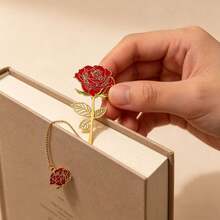 TOCHAIN 1 pieza Marcador de libro elegante de rosa y clavel de metal, marcador de libro de flor hueco y flexible, regalo perfecto para estudiantes, Día de San Valentín, regreso a clases, útiles escolares, amantes de los libros, maestros y seres queridos para el Día de San Valentín, graduación, regreso a clases, Día de la Madre y cumpleaños, regalos de Año Nuevo y Navidad - Rojo - Ver 7