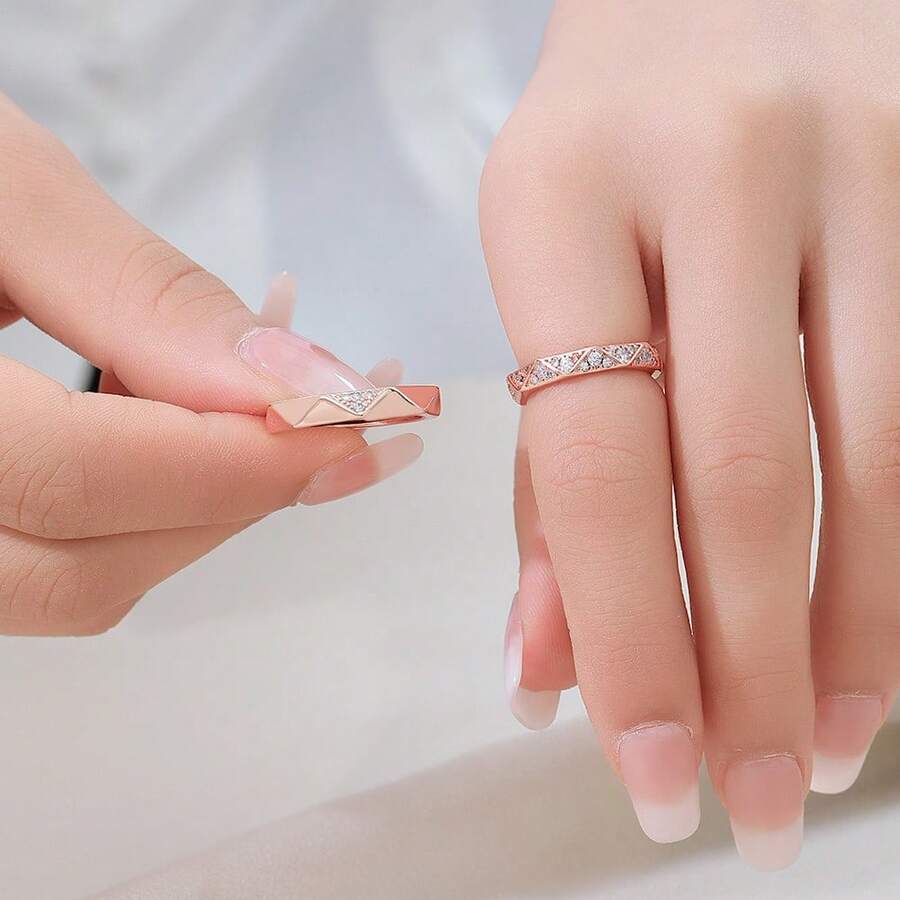 1 Pair Fashionable Versatile Copper Alloy Full Diamond Rhombus Rings, Suitable For Women's Daily Wear, Party, Gift, Summer Accessory - Rose Gold - View 1