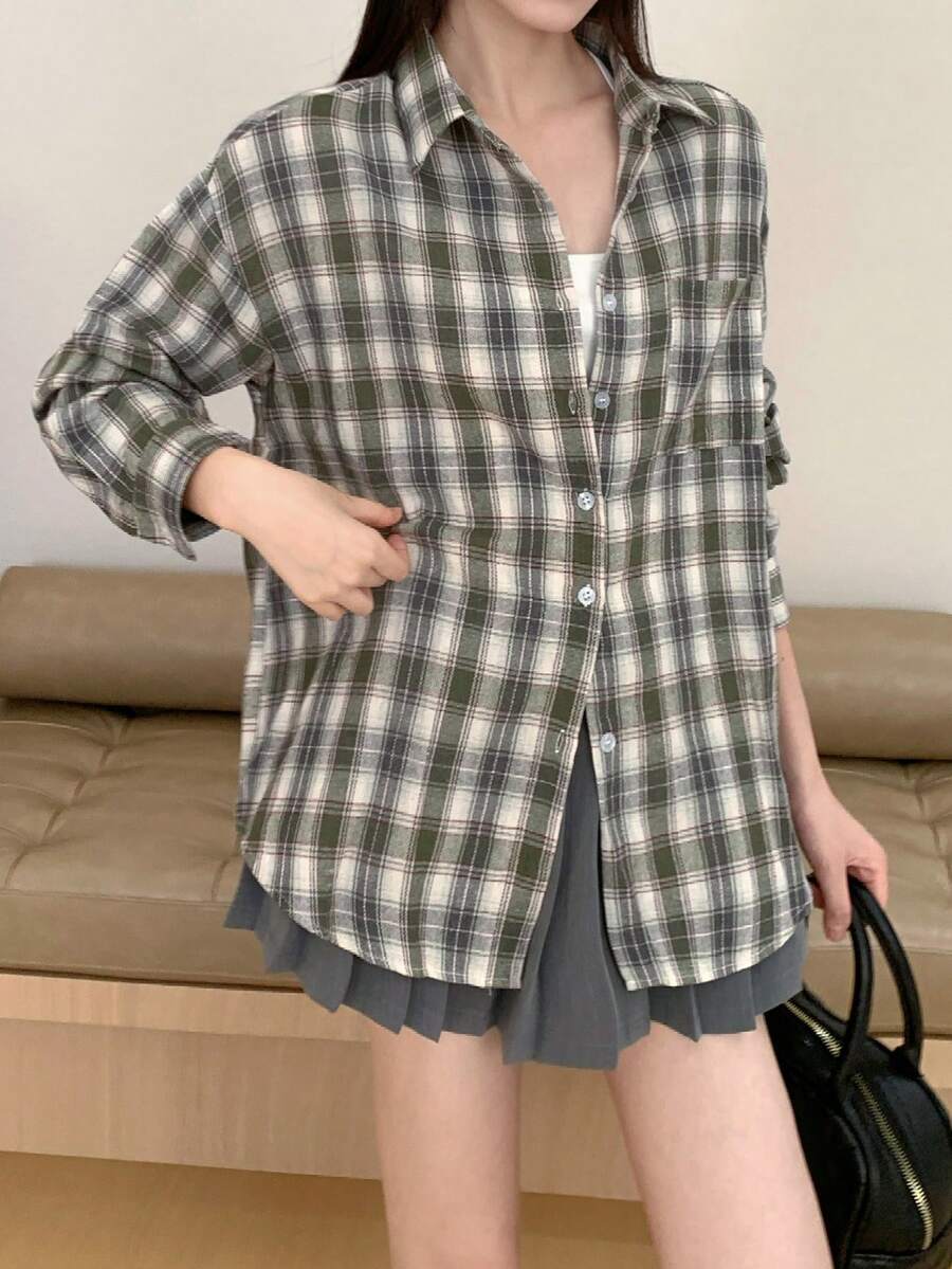 Áo sơ mi dài tay dáng rộng kẻ caro xanh lá cây kiểu retro Hàn Quốc mùa xuân, phối họa tiết ngẫu nhiên. - màu xanh lá - Xem 1