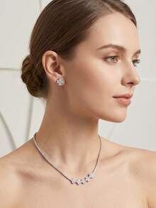 Bộ trang sức cao cấp sang trọng đính đá Cubic Zirconia hình cỏ bốn lá, gồm dây chuyền và bông tai, thích hợp cho nữ giới dự tiệc cưới và các sự kiện, bao gồm 1 đôi bông tai và 1 dây chuyền, không kèm hộp quà. - Bạc - Xem 1