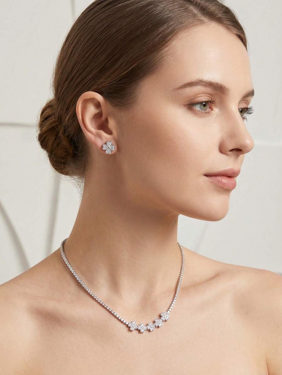 Bộ trang sức cao cấp sang trọng đính đá Cubic Zirconia hình cỏ bốn lá, gồm dây chuyền và bông tai, thích hợp cho nữ giới dự tiệc cưới và các sự kiện, bao gồm 1 đôi bông tai và 1 dây chuyền, không kèm hộp quà. - Bạc - Xem 1