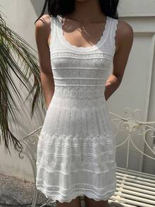 白色V领针织吊带连衣裙，女士夏季修身收腰无袖A字短裙 - 白色 - 查看 5
