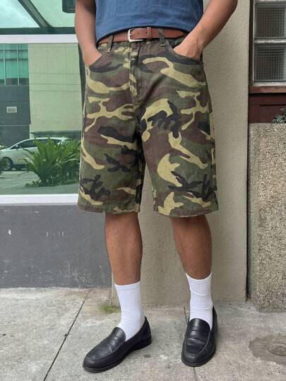 Pantalones cortos de mezclilla con camuflaje militar, ajuste clásico recto y suelto, textura de camuflaje vintage desgastada, artículo casual para exteriores