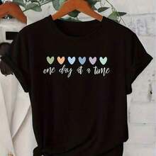 [National Shipping] Camiseta de manga corta para mujer, serie "Color Love", con estampado "One Day At A Time" y "Cure Wind", cuello redondo, estilo casual, retro, para uso diario en otoño e invierno. Camiseta de manga corta para mujer joven, estilo casual, fresco, lindo y elegante. Chaqueta deportiva para mujer, cuello redondo, tallas S-XXL. Diseño "Flag Day", para hombre, con toque gráfico moderno, que absorbe la humedad, ideal para viajes. tops de mujer camisetas - Estilo - Ver 1