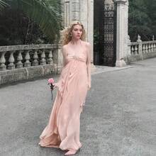 Vestido largo de fiesta con estilo bohemio escote halter y espalda al aire perfecto para vacaciones en la playa o eventos especiales - Rosa - Ver 7