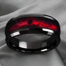 Anillo de acero inoxidable de alto brillo negro con diseño de textura de nebulosa roja, anillo de boda único de moda unisex para uso diario que resalta el personalizado y el gusto, superficie del anillo lisa con bordes afilados y línea limpia - Fondo negro con puntos rojos - Ver 2