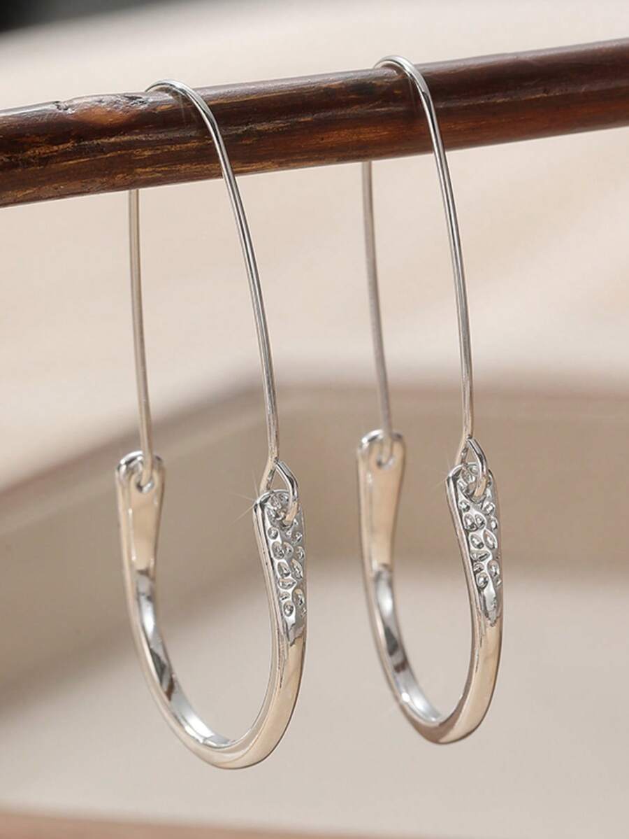 1 Pair Simple Vintage Silver Earrings, Versatile Jewelry Accessory For Daily Wear And Gatherings - Silver - View 1