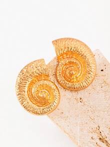 1 Pasang Anting Kerang Logam Gaya Eropa dan Amerika, Anting Mewah dan Elegan. Fitur Desain: Menggabungkan Tekstur Retro dan Desain Modern, Bentuk Kerang yang Diperbesar dengan Aura Unik, Cocok untuk Menciptakan Pakaian yang Istimewa. Dapat Dipadukan dengan Jas, Kemeja, dan Pakaian Kerja Lainnya, Juga Cocok untuk Pesta, Kencan, dan Acara Lainnya untuk Meningkatkan Tampilan yang Anggun dan Modis Secara Keseluruhan. - emas 2 - View 5
