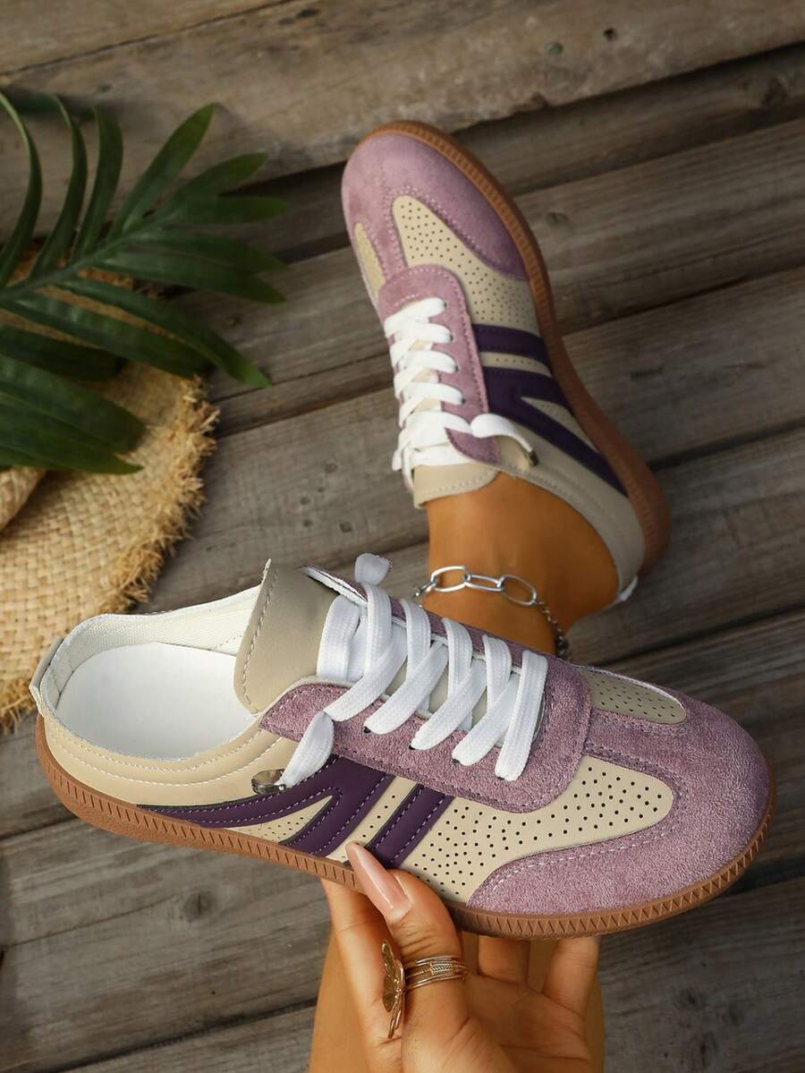 Nuevos zapatos deportivos casuales para mujer de punta redonda, con diseño hueco y transpirable, de color morado clásico con cordones y sin cordones, talla europea, de tacón plano, zapatos holgados para vacaciones para mujeres - Morado - Ver 1