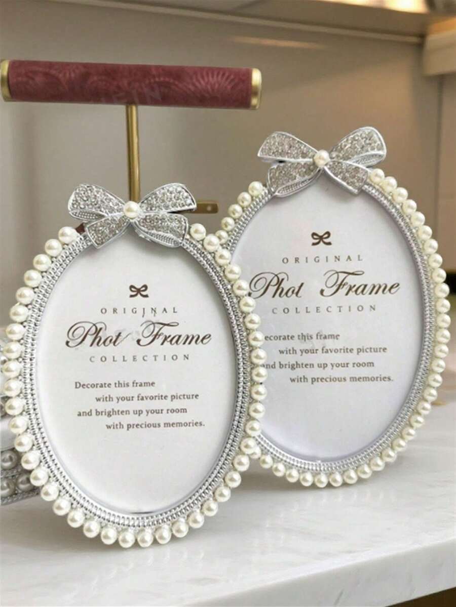 1pc Silver Frame Plastic Bow Tie Photo Frame, Inlaid With Rhinestones And Faux Pearls, 3", 6", 7" Oval Photo Frame, Valentine's Day Birthday Party Home Decor Accessory (Random Pattern Sent) - Multicolor - View 1