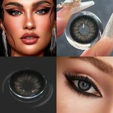 Lalens Charming Eye Enlargening New York Black 1副年抛型美瞳，直径14.2mm，高级无度数磨砂渐变质感，边缘光滑，佩戴舒适，时尚小瞳孔美瞳，浅棕色和深棕色眼睛适用，黑色眼睛适用，适合万圣节、角色扮演、返校、校园日常妆容、时尚派对等场合，学生适用。 - New York III Black - 查看 3