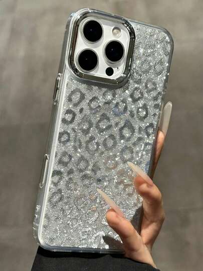 Ốp lưng điện thoại mạ bạc từ tính với khung camera cho iPhone 16 Pro Max/11/17/17 Pro/17 Pro Max/14 Pro/14 Pro Max/15/16/15 Pro Max/14/13/12, mặt sau bằng da đính sequin họa tiết da báo bạc bóng và các nút mạ, một chiếc ốp lưng sang trọng và đẹp mắt, món quà hoàn hảo cho bạn gái/sinh nhật/Ngày Valentine.
