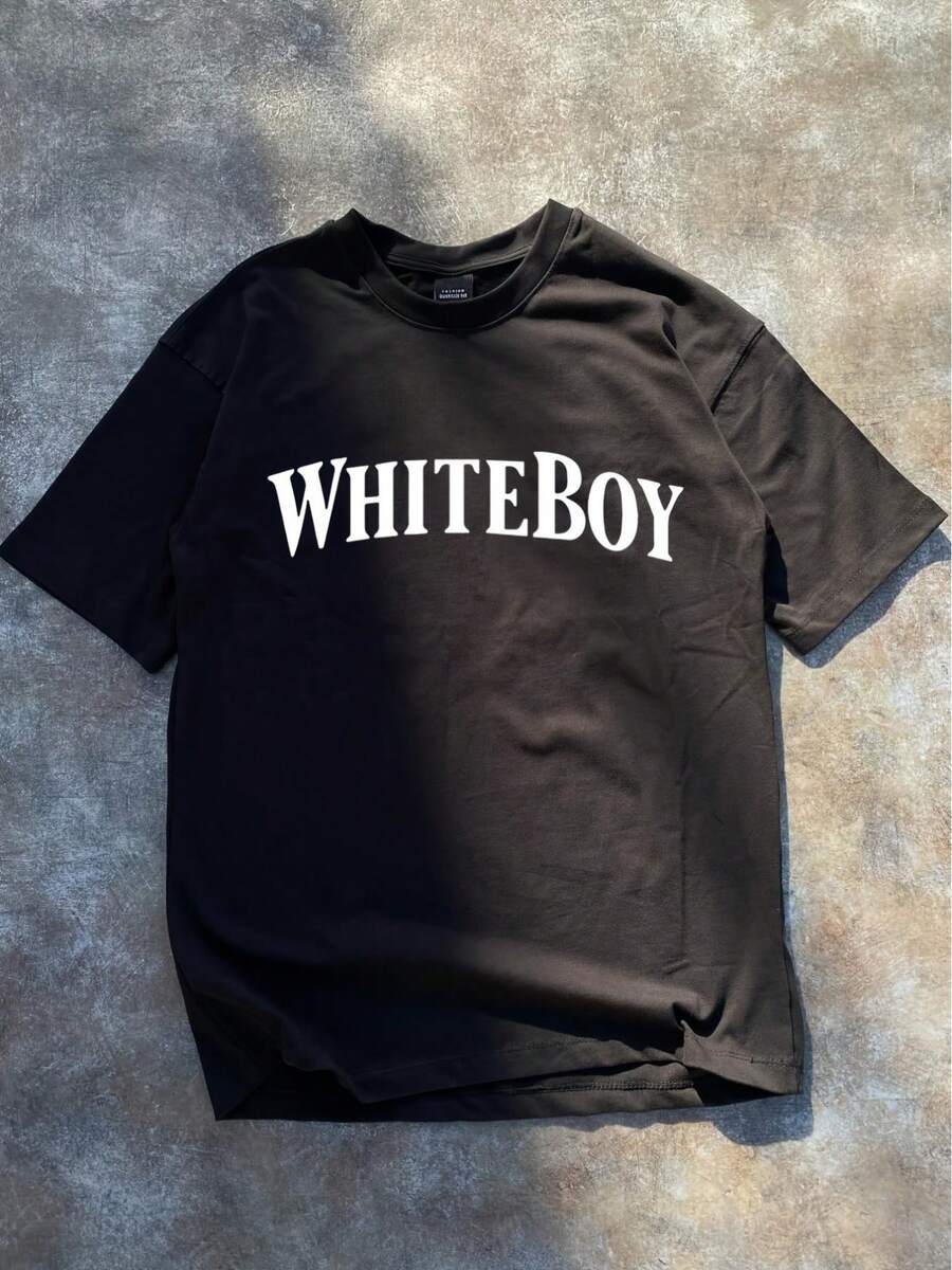 Camiseta de talla grande negra de manga corta con estampado 'WHITEBOY' - Cuello redondo, corte holgado, estilo casual, fácil de usar, perfecta para atuendos informales.Perfecto para las celebraciones del Mes de la Historia Afroamericana.Cómodo de llevar, suave y agradable para la piel - Negro - Ver 1