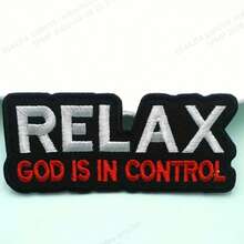 Miếng vá thêu hình chữ "Thư giãn, Chúa đang nắm quyền kiểm soát", có lớp keo dán nhiệt phía sau, có thể may hoặc ủi. - Phiên bản ủi - Xem 4