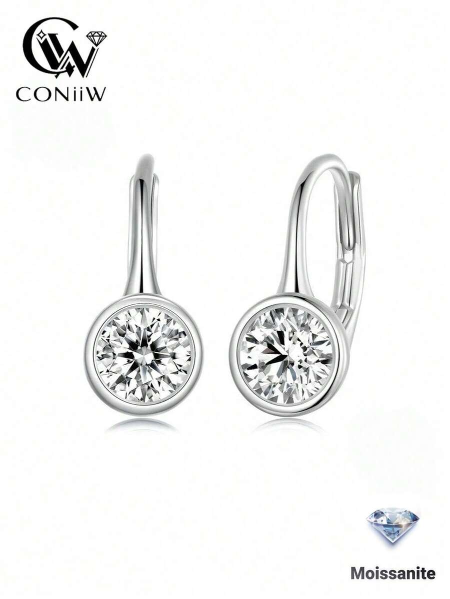 ConiiW 1 par de pendientes de aro de plata de ley 925 chapados en oro de 14K con moissanita redonda de 0.5ct, minimalistas, casuales, clásicos, elegantes, de moda y versátiles, adecuados para uso diario, citas, bodas, compromisos, fiestas y viajes. Un regalo perfecto para el Día de la Madre, Pascua, Acción de Gracias, Navidad, vuelta al colegio, temporada de bodas, baile de graduación, cumpleaños y aniversario - un presente reflexivo de los hombres a las mujeres. - Plateado - Ver 1