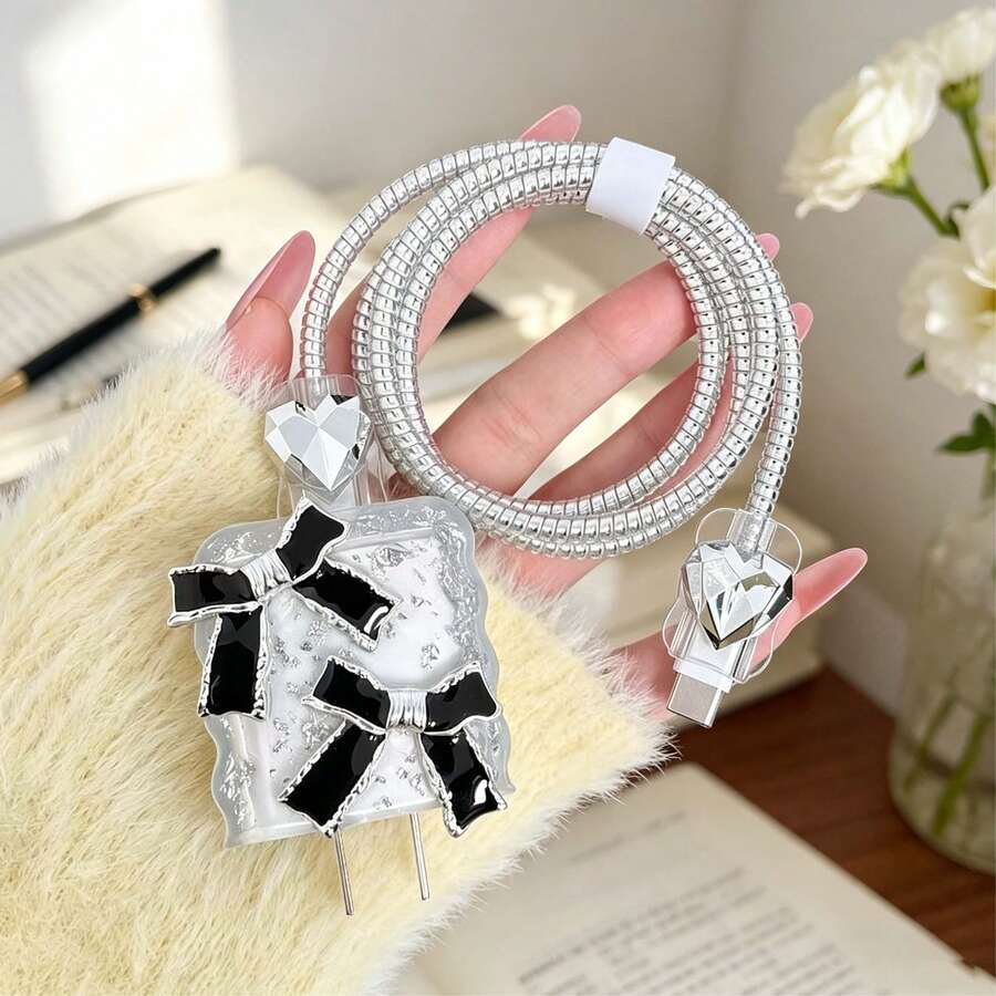 黑色蝴蝶结元素线缆保护套，黑色蝴蝶结和银色爱心充电器及线缆保护套套装，耐用型苹果18-20W充电线保护壳，防断裂线缆整理器，母亲节礼物 - 彩色 - 查看 1