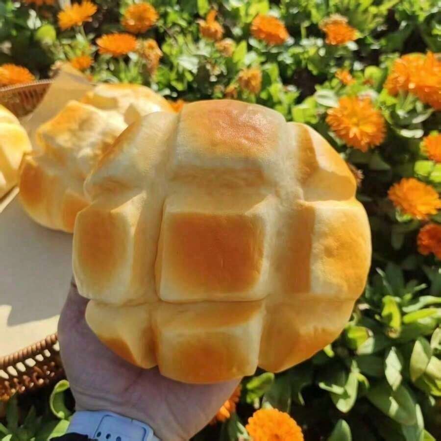 (Large Size)Extra Large Soft Squishy Pineapple Bread Toy - Extra Large Size, Soft & Juicy, Slowly Rises, Stress Relief, Sensory Toy, Suitable For Office And School, Quiet Outlet For Frustration - 多色的 - 查看 1