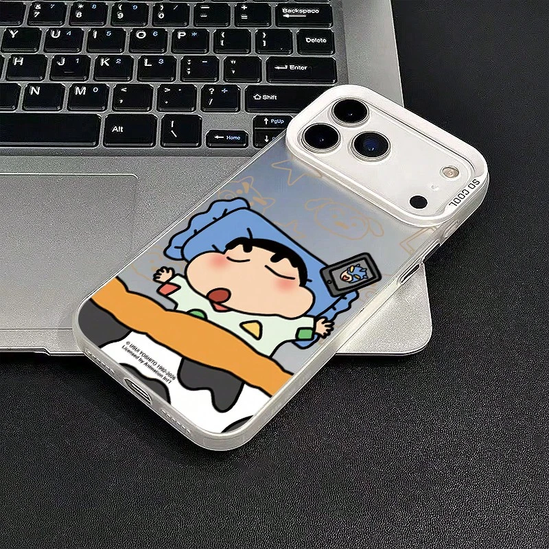 Ốp điện thoại Crayon Shin-chan, với hình Shin-chan đang ngủ trong tư thế ngộ nghĩnh, phù hợp với iPhone 17 Pro, 12 Pro, 14 Pro Max, 16 Pro Max, IP17, 16 Plus, 15 Pro Max, IP16, 14 Plus, 15 Pro, IP14, 13 Pro Max, 17 Air, 12 và 11. Ốp bảo vệ hoạt hình dễ thương dành cho nữ, chống rơi vỡ. - trắng - Xem 1