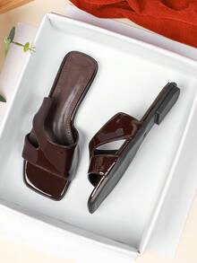 Women's Flat Sandals, New Spring/Summer Versatile Soft Bottom Beach Sandals, Fashion Roman Sandals - Coffee Brown - View 5