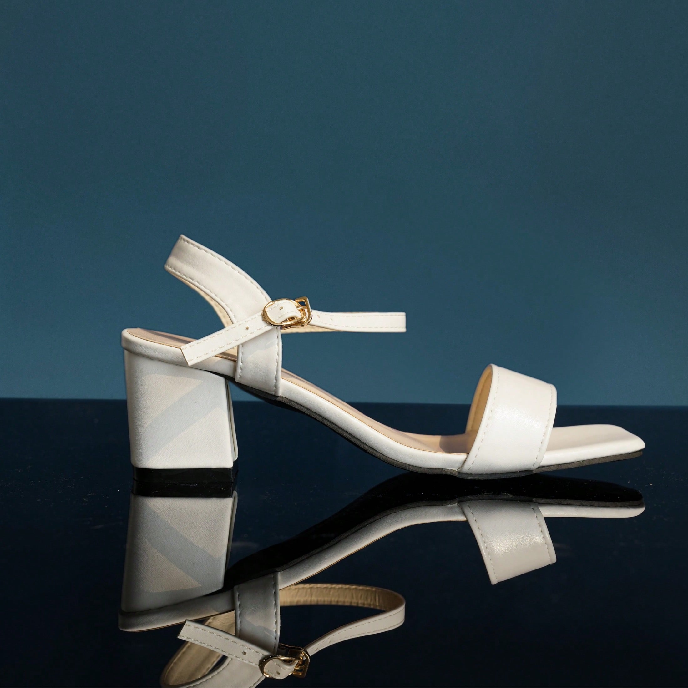 Nuevos Sandalias de mujer de estilo francés blanco con tacón grueso de 6,5 cm para primavera/verano, sandalias de tacón alto minimalistas y elegant