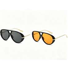 Y2K Inspired Hollow Star Fashion Eyewear Feature A Unique Hollow Star Design With Futuristic And Retro Aesthetic. Lightweight Frame Ensures All-Day Comfort For Daily Wear, Street Style, Parties And Travel. The Stylish Silhouette Helps Modify Face Contour And Elevate Any Outfit, Perfect For Matching With Casual Looks, Vintage Dresses And Streetwear Ensembles. A Must-Have  Accessory To Show Your Personal Fashion Style. - 黑框灰色 - 查看 4