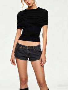 Top corto drapeado y fruncido minimalista de dinero antiguo - Blusa ajustada de cuerpo con escote barco y manga corta - Negro - Ver 1