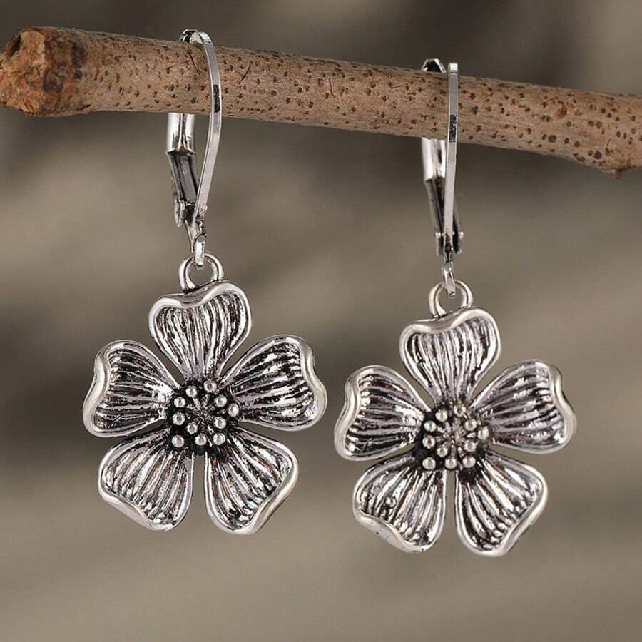 Handcrafted Vintage Floral Carved Pendant Earrings, Earrings For Women, Creative Jewelry Gift For Daily Wear And Parties - Silver - View 1
