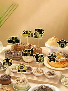 Thiệp trang trí bánh kem mừng tốt nghiệp năm 2026 - Mũ tốt nghiệp cử nhân màu đen và vàng lấp lánh / Lời nhắn nhủ ý nghĩa / Số / Lời cảm ơn bố mẹ - Thiệp trang trí bánh kem mừng tốt nghiệp. - Xem 6
