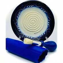 , All - In - One Premium Ceramic Garlic Grater Plate 4 - Piece Set - Blue Gradient Floral Design - Garlic, Ginger, Chocolate, And More! - Comes With 5 Inch Plate, Peeler, Brush, And Stand - Viền hoa chuyển màu xanh lam - Xem 2