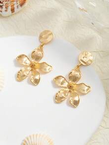 1pair French Vintage Exaggerated Flower Design Earrings Suitable For Daily Wear - Gold - View 2