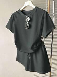Conjunto de dos piezas casual  2026: camiseta cuello redondo + shorts con cordón color café, ideal para verano - Gris Oscuro - Ver 9