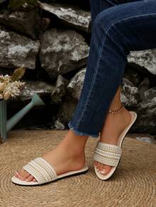 Sandal đế bằng nữ cỡ lớn, màu trơn, chất liệu da microfiber, đính ngọc trai, kiểu dáng mùa hè mới. - màu trắng nhạt - Xem 14